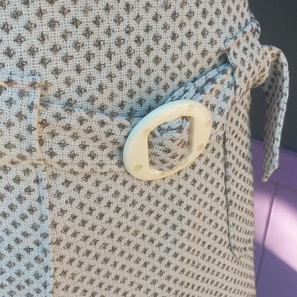 Cute retro looking dress - Picture 4 of 7